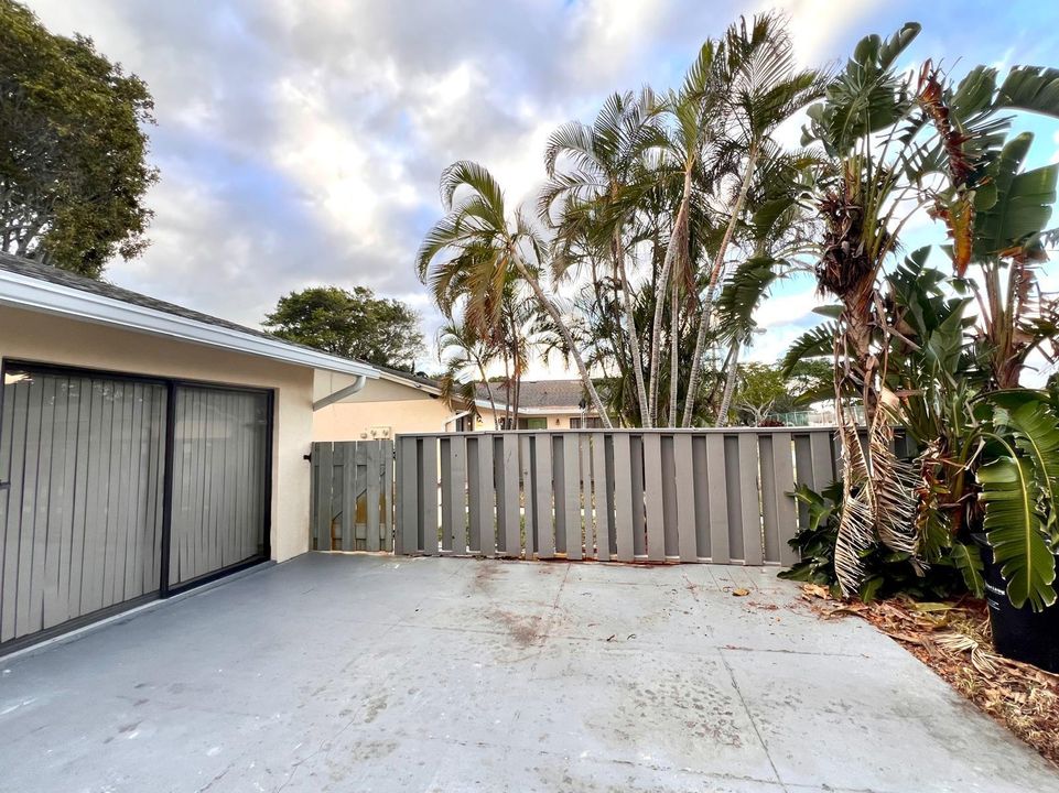 For Rent: $2,290 (2 beds, 2 baths, 1243 Square Feet)