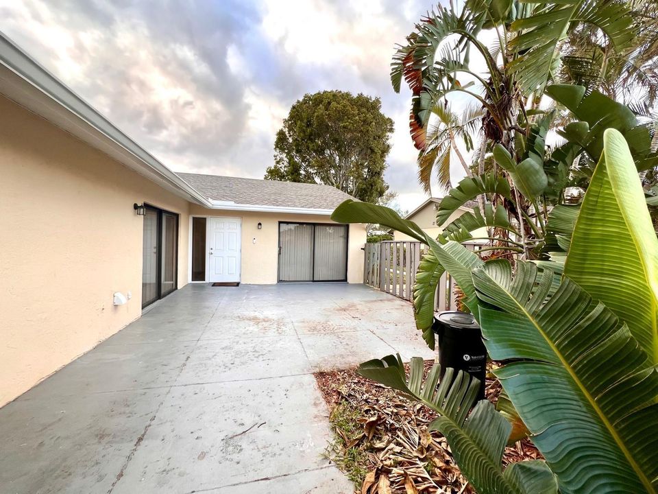 For Rent: $2,290 (2 beds, 2 baths, 1243 Square Feet)