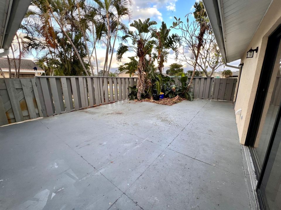 For Rent: $2,290 (2 beds, 2 baths, 1243 Square Feet)