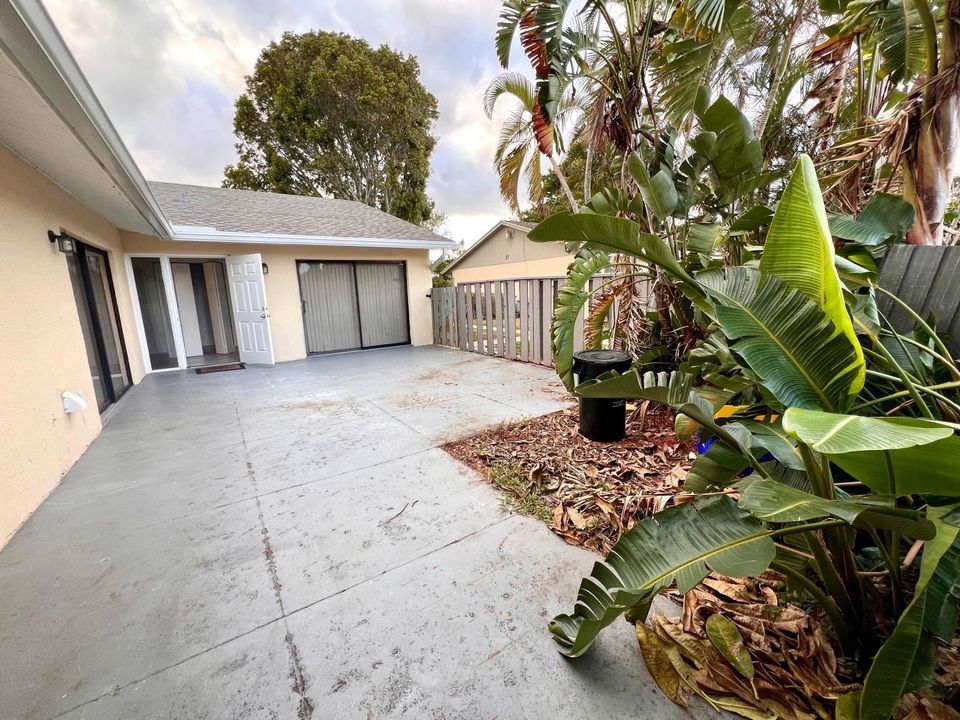 For Rent: $2,290 (2 beds, 2 baths, 1243 Square Feet)