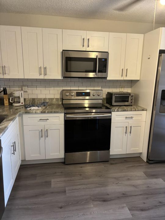 For Rent: $4,000 (2 beds, 1 baths, 1126 Square Feet)