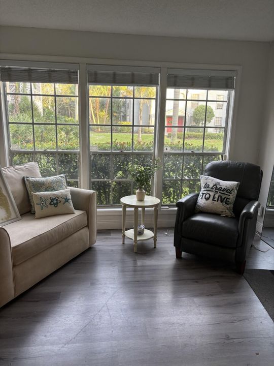 For Rent: $4,000 (2 beds, 1 baths, 1126 Square Feet)