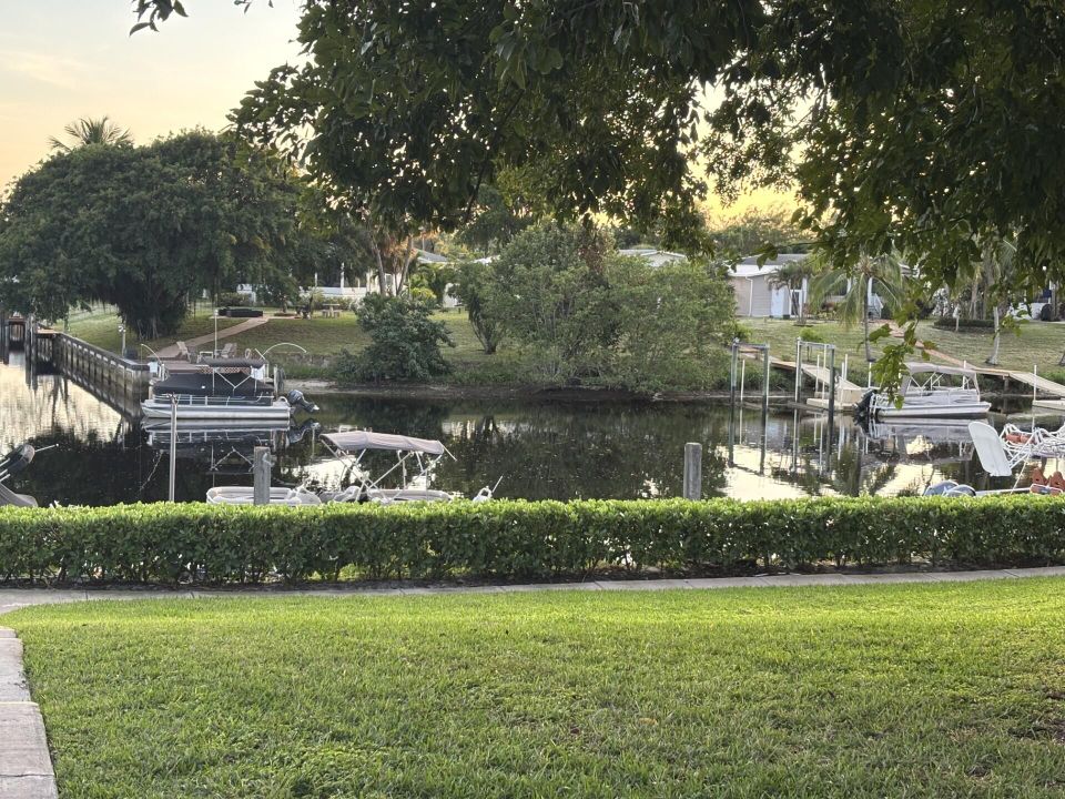 For Rent: $4,000 (2 beds, 1 baths, 1126 Square Feet)