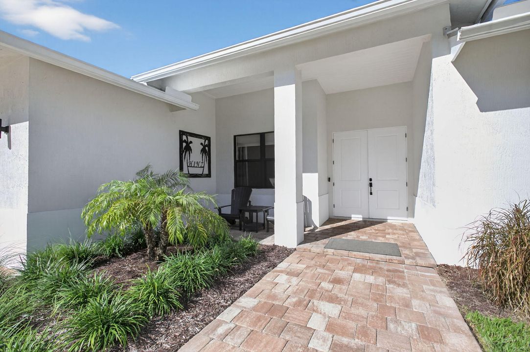 待售: $1,049,000 (4 贝兹, 2 浴室, 2205 平方英尺)