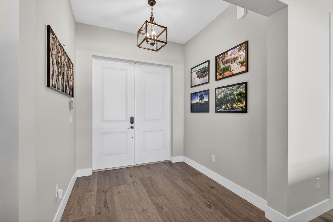 待售: $1,049,000 (4 贝兹, 2 浴室, 2205 平方英尺)