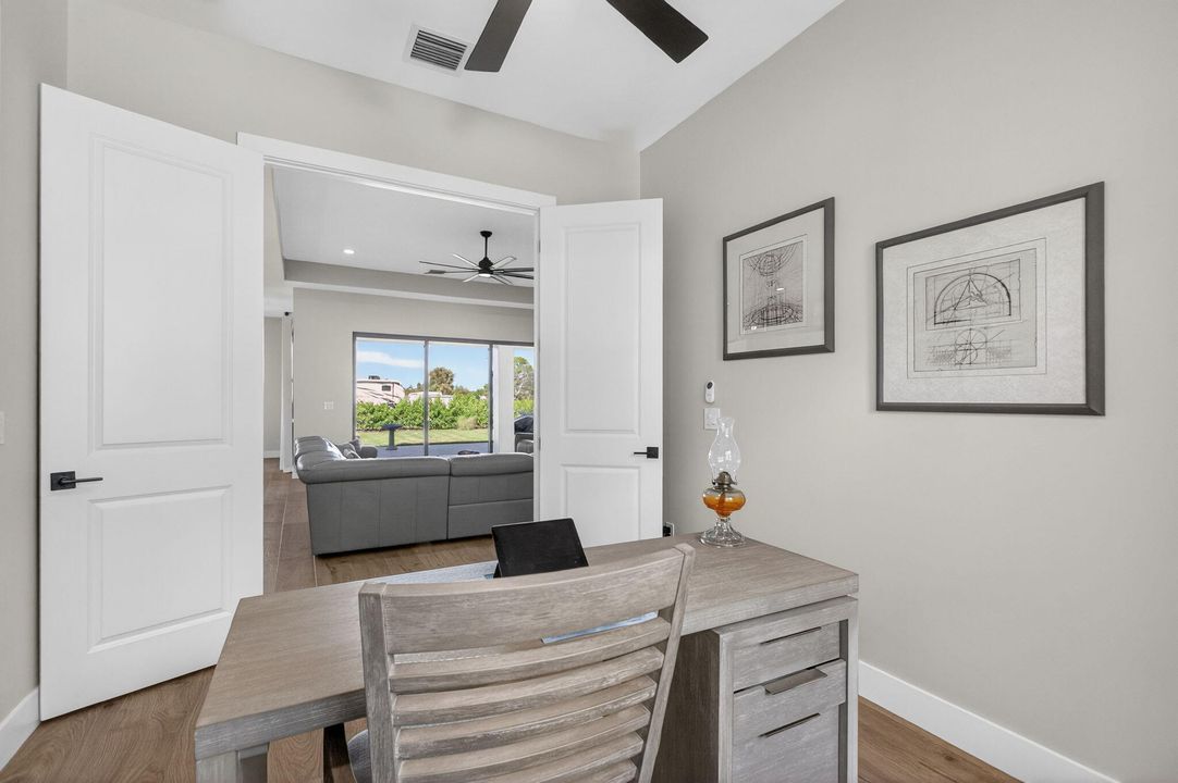 待售: $1,049,000 (4 贝兹, 2 浴室, 2205 平方英尺)