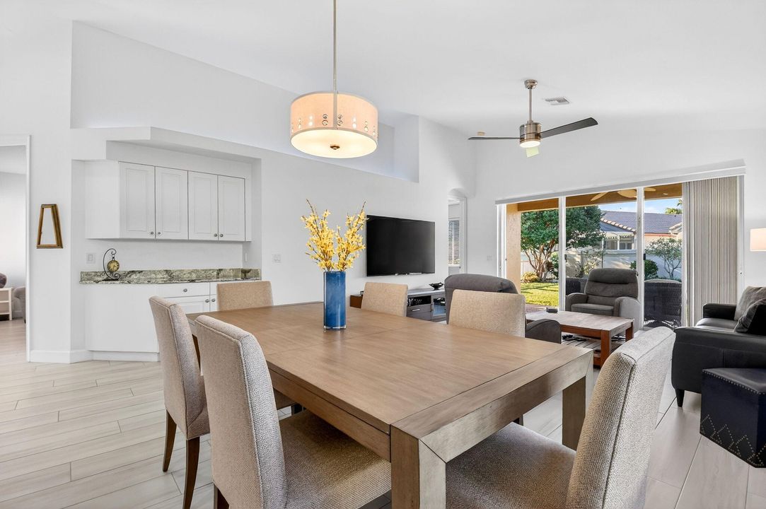 En Venta: $450,000 (3 camas, 2 baños, 1599 Pies cuadrados)