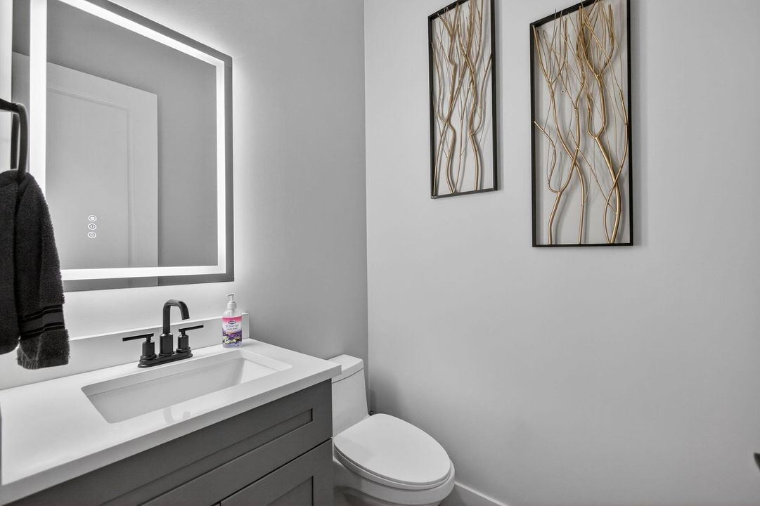 待售: $1,049,000 (4 贝兹, 2 浴室, 2205 平方英尺)