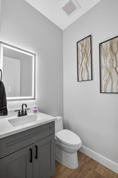 待售: $1,049,000 (4 贝兹, 2 浴室, 2205 平方英尺)