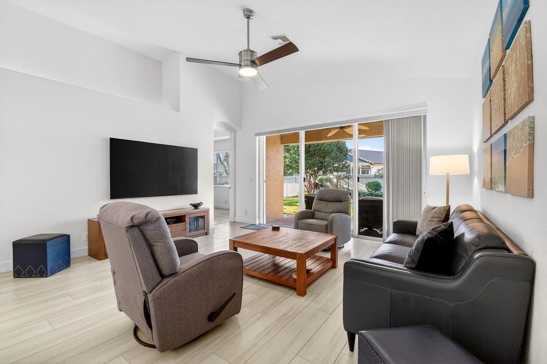 En Venta: $450,000 (3 camas, 2 baños, 1599 Pies cuadrados)