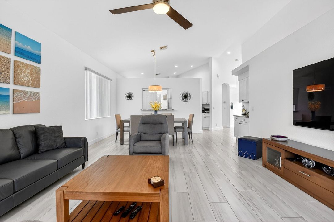 En Venta: $450,000 (3 camas, 2 baños, 1599 Pies cuadrados)