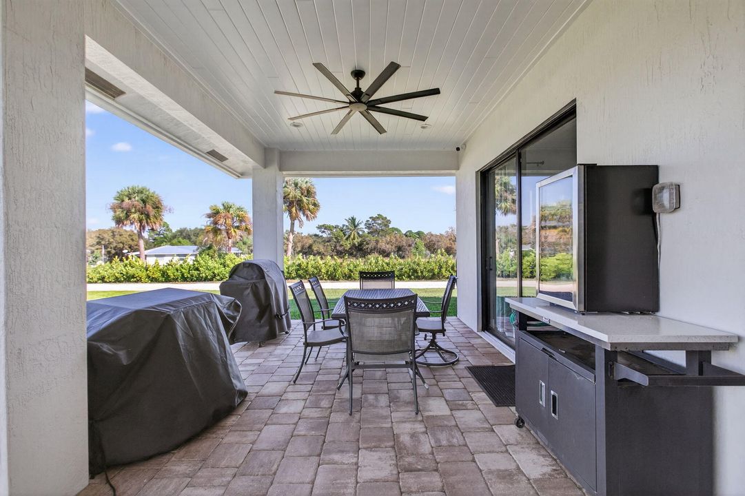 待售: $1,049,000 (4 贝兹, 2 浴室, 2205 平方英尺)