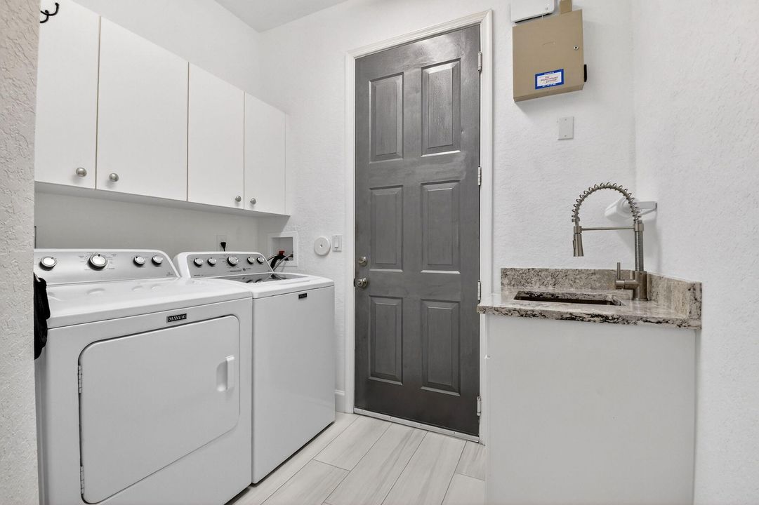 En Venta: $450,000 (3 camas, 2 baños, 1599 Pies cuadrados)