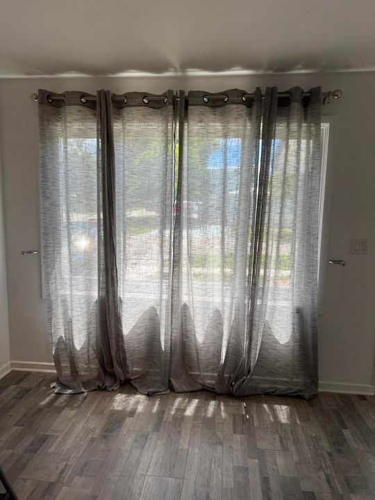 В аренду: $2,200 (2 спален, 1 ванн, 956 Квадратных фут)