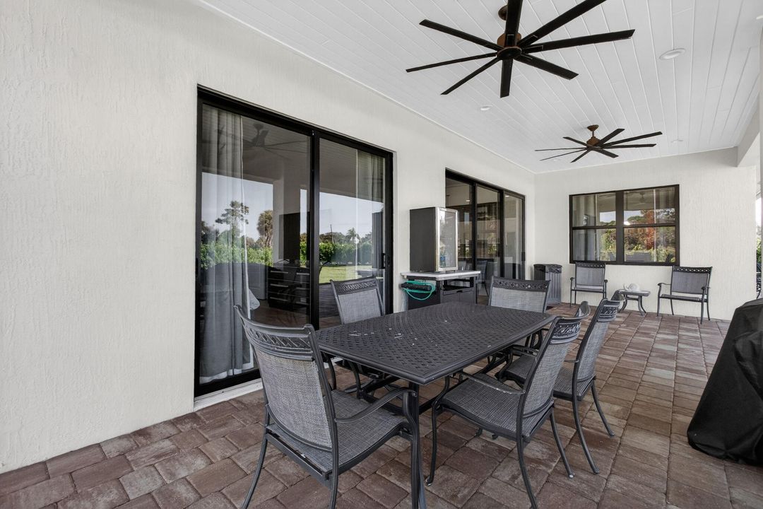 待售: $1,049,000 (4 贝兹, 2 浴室, 2205 平方英尺)