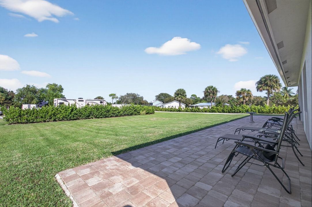 待售: $1,049,000 (4 贝兹, 2 浴室, 2205 平方英尺)