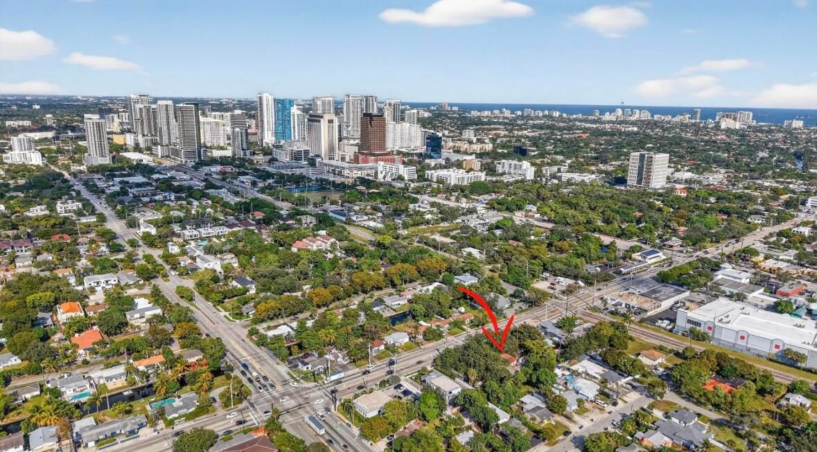 На продажу: $2,500,000 (2 спален, 1 ванн, 1384 Квадратных фут)