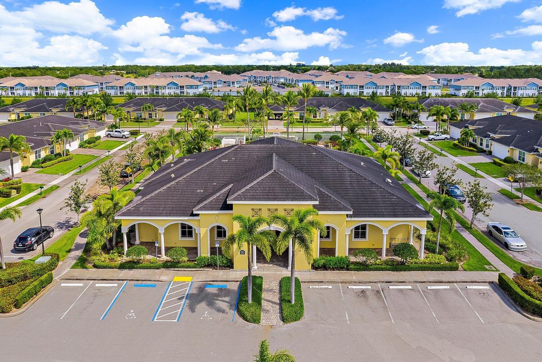 For Sale: $349,900 (3 beds, 2 baths, 1920 Square Feet)