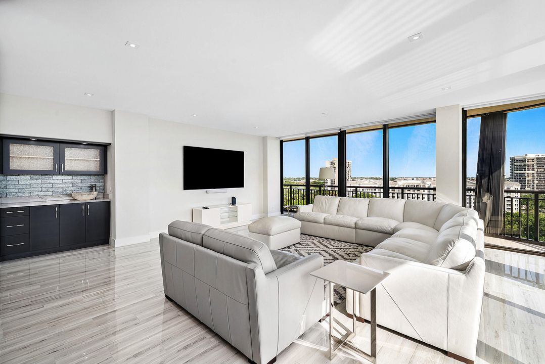 For Sale: $799,000 (2 beds, 2 baths, 2219 Square Feet)