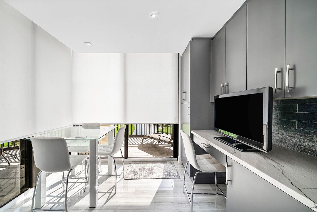 For Sale: $799,000 (2 beds, 2 baths, 2219 Square Feet)