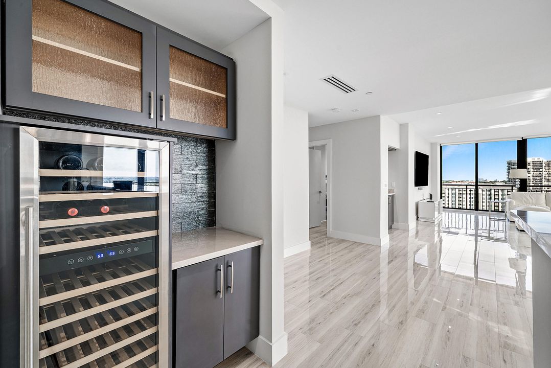 For Sale: $799,000 (2 beds, 2 baths, 2219 Square Feet)