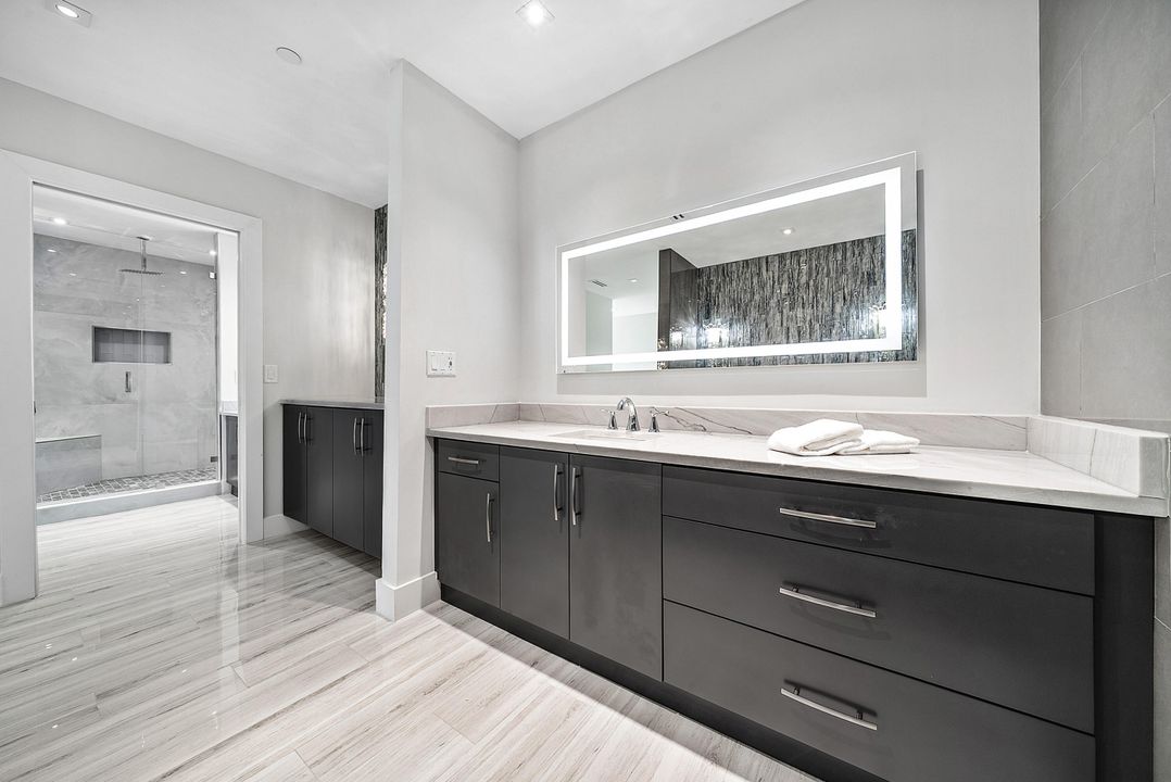 For Sale: $799,000 (2 beds, 2 baths, 2219 Square Feet)