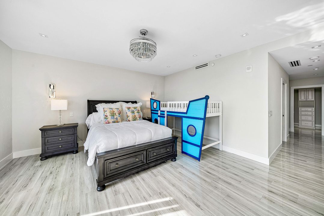 For Sale: $799,000 (2 beds, 2 baths, 2219 Square Feet)