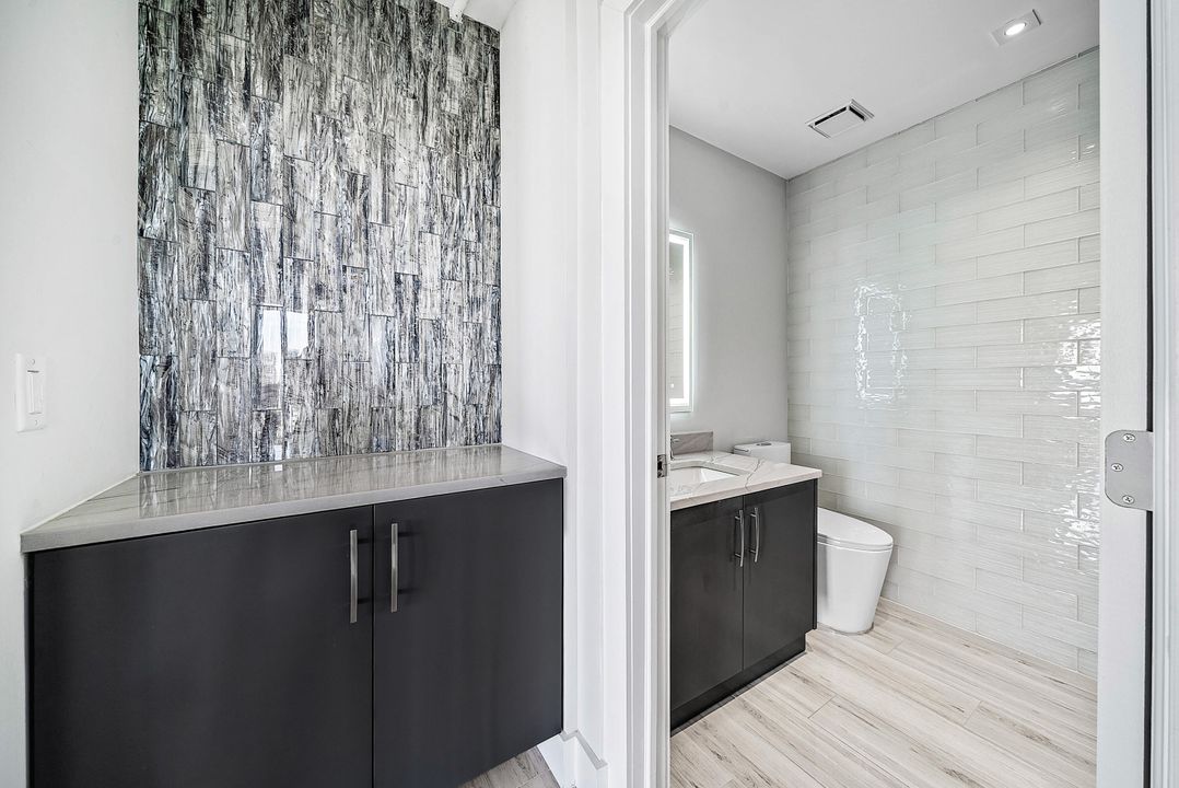 For Sale: $799,000 (2 beds, 2 baths, 2219 Square Feet)