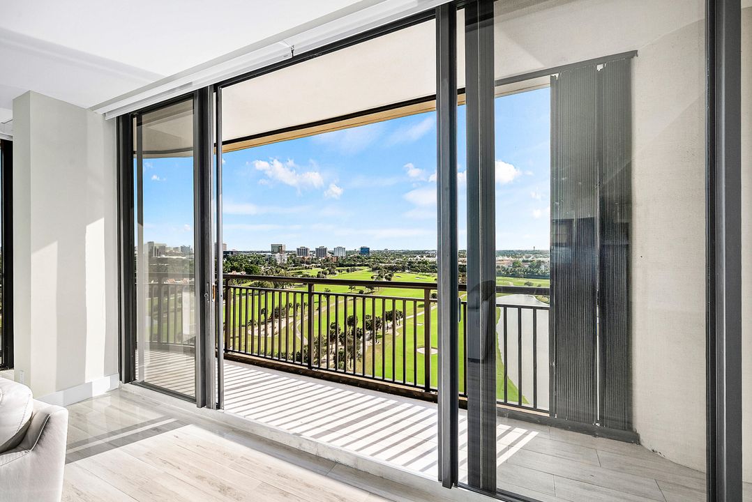 For Sale: $799,000 (2 beds, 2 baths, 2219 Square Feet)