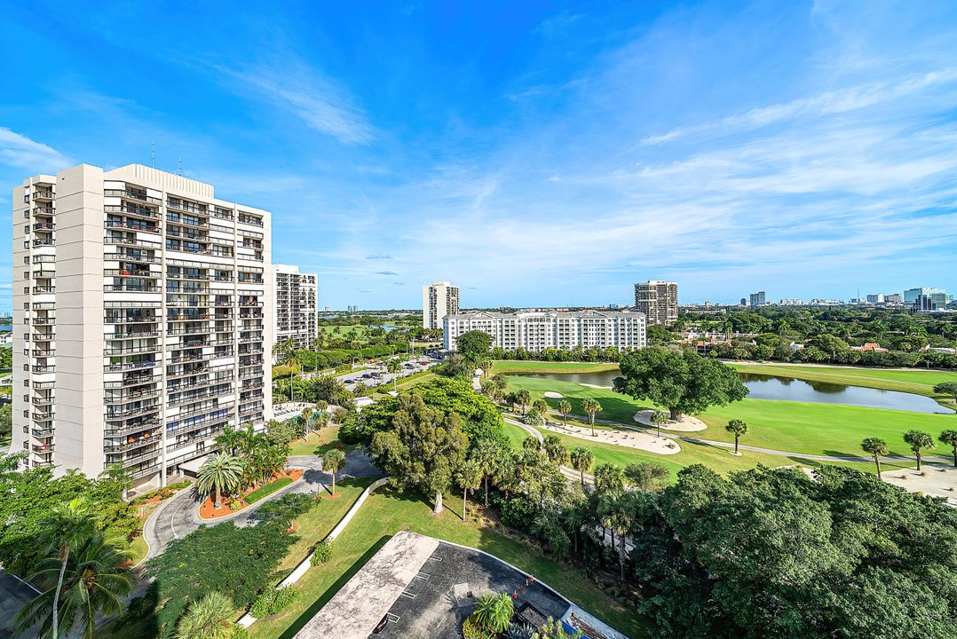 For Sale: $799,000 (2 beds, 2 baths, 2219 Square Feet)