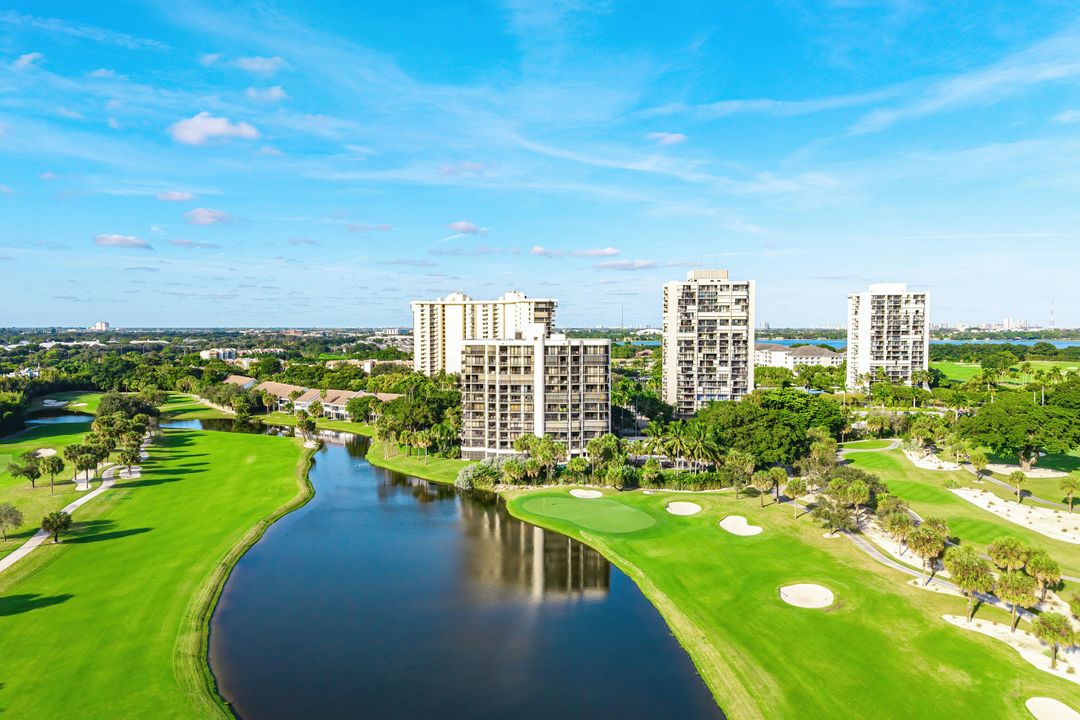 For Sale: $799,000 (2 beds, 2 baths, 2219 Square Feet)