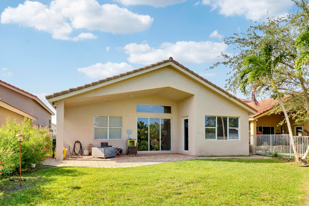 En Venta: $500,000 (3 camas, 2 baños, 2189 Pies cuadrados)