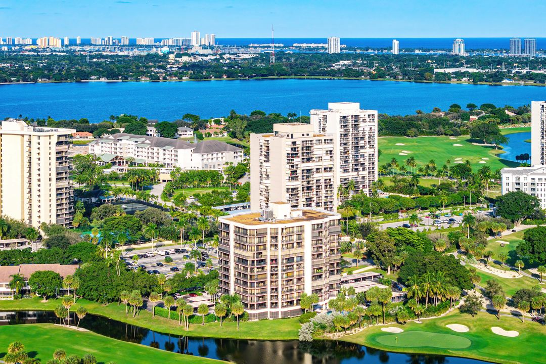 For Sale: $799,000 (2 beds, 2 baths, 2219 Square Feet)