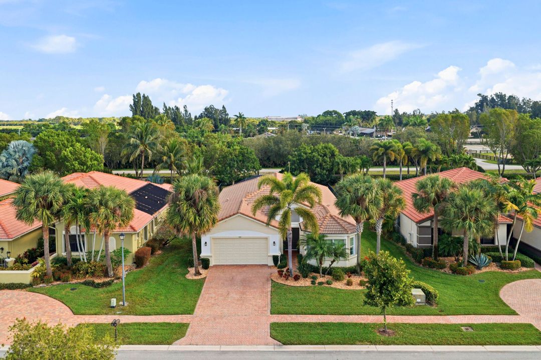 For Sale: $855,000 (3 beds, 2 baths, 2630 Square Feet)