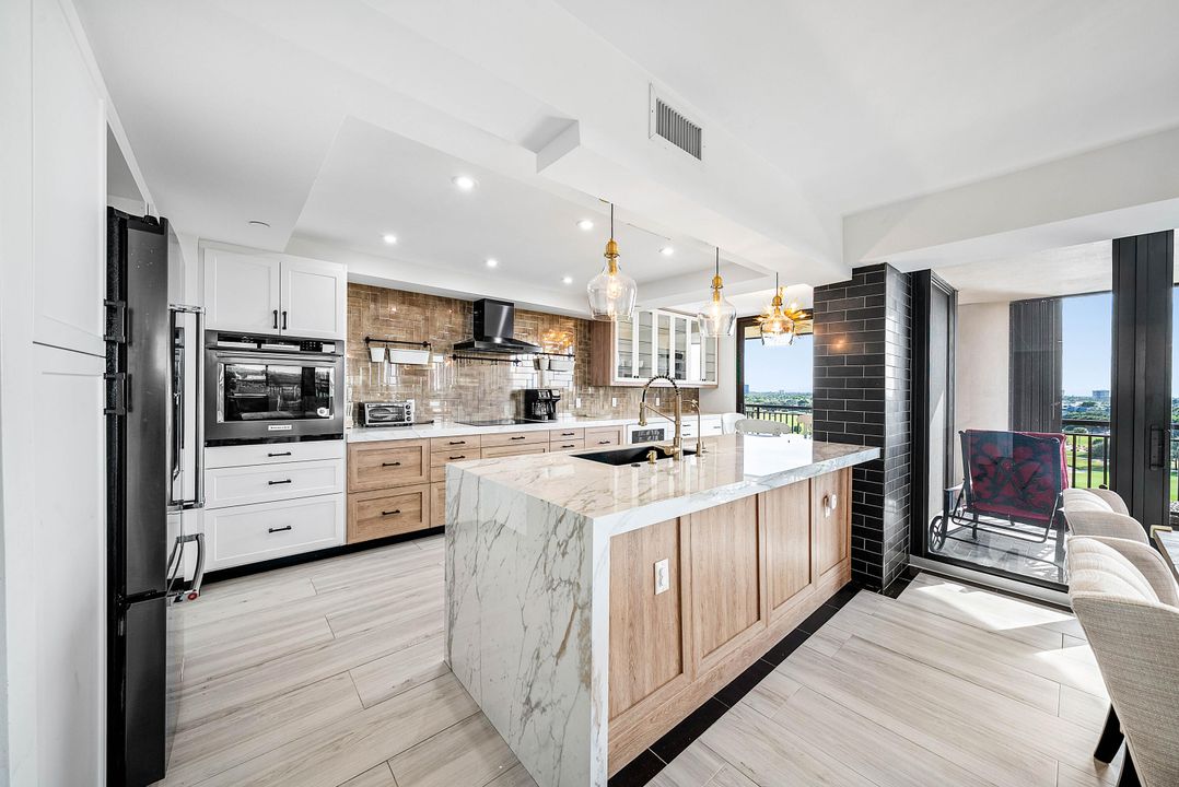 For Sale: $899,000 (3 beds, 2 baths, 2559 Square Feet)