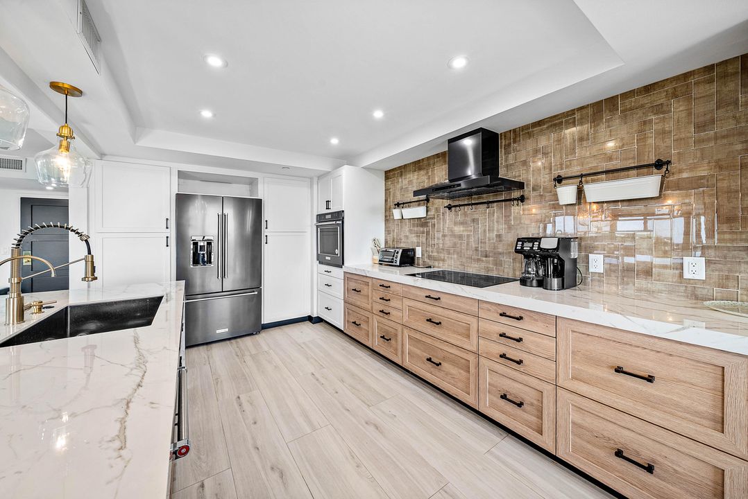 For Sale: $899,000 (3 beds, 2 baths, 2559 Square Feet)