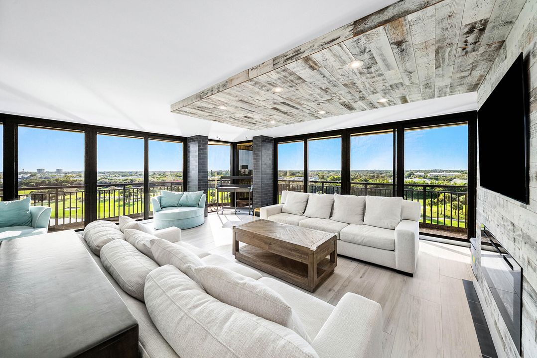 For Sale: $899,000 (3 beds, 2 baths, 2559 Square Feet)