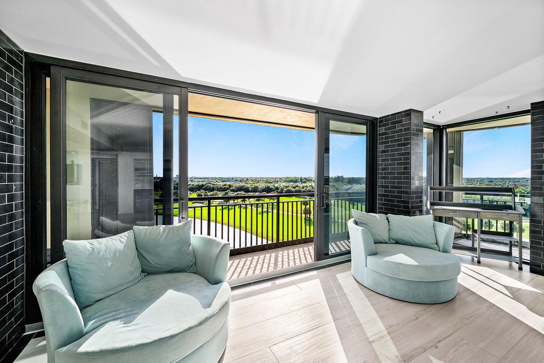 For Sale: $899,000 (3 beds, 2 baths, 2559 Square Feet)