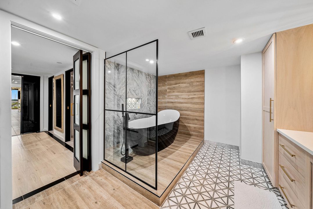 For Sale: $899,000 (3 beds, 2 baths, 2559 Square Feet)