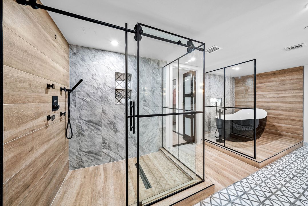 For Sale: $899,000 (3 beds, 2 baths, 2559 Square Feet)