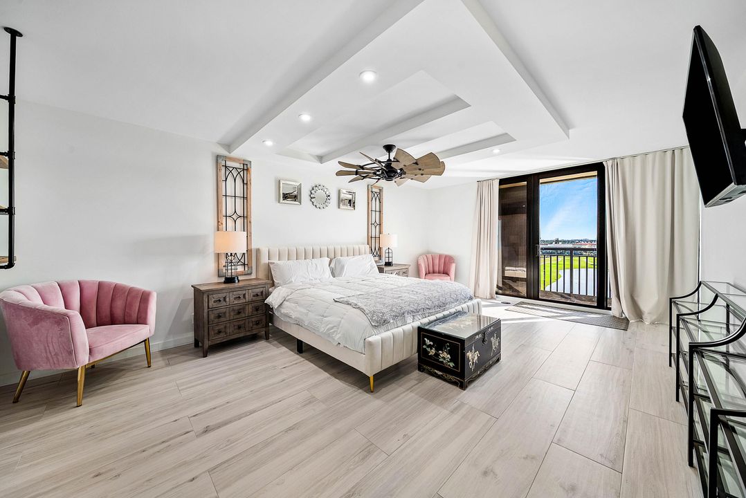 For Sale: $899,000 (3 beds, 2 baths, 2559 Square Feet)