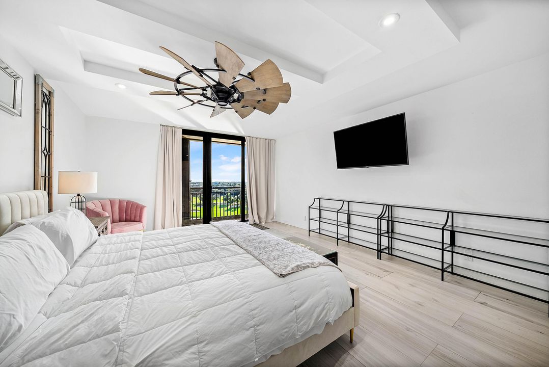 For Sale: $899,000 (3 beds, 2 baths, 2559 Square Feet)