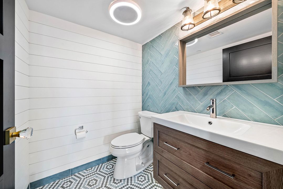 For Sale: $899,000 (3 beds, 2 baths, 2559 Square Feet)