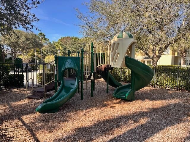 En Venta: $359,000 (3 camas, 2 baños, 1611 Pies cuadrados)