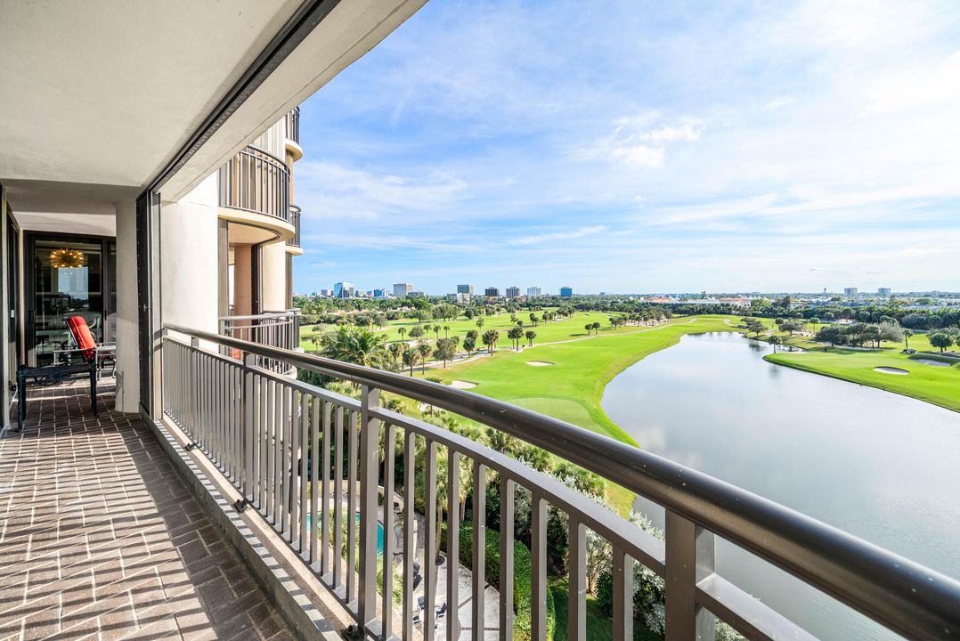 For Sale: $899,000 (3 beds, 2 baths, 2559 Square Feet)