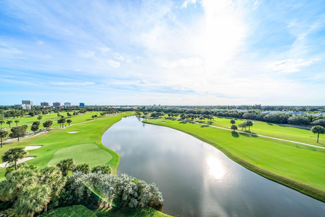 For Sale: $899,000 (3 beds, 2 baths, 2559 Square Feet)