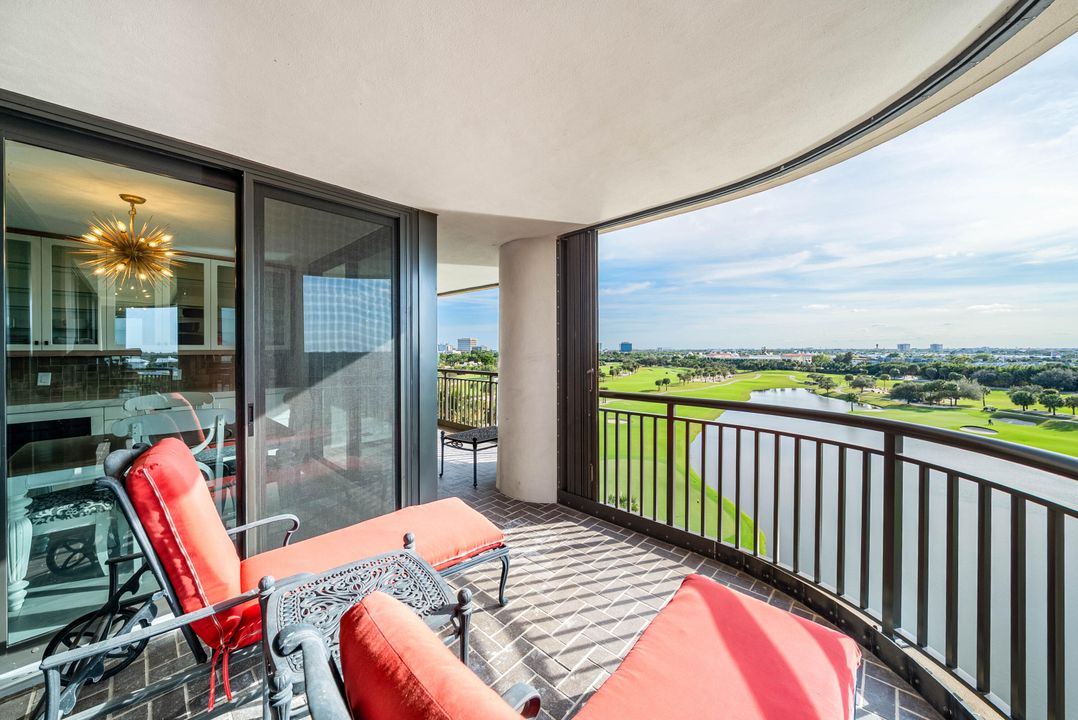 For Sale: $899,000 (3 beds, 2 baths, 2559 Square Feet)