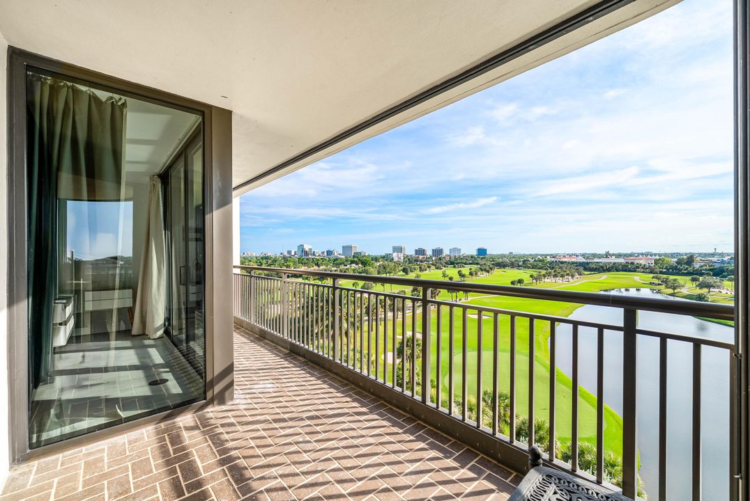 For Sale: $899,000 (3 beds, 2 baths, 2559 Square Feet)