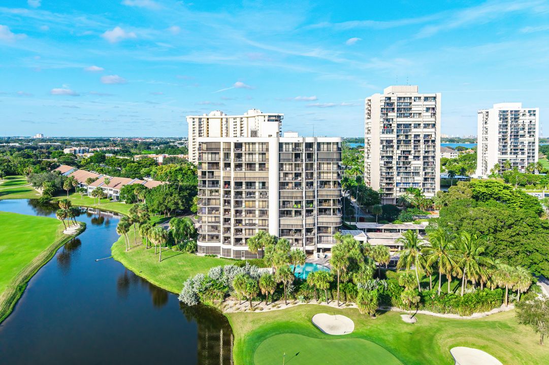 For Sale: $899,000 (3 beds, 2 baths, 2559 Square Feet)