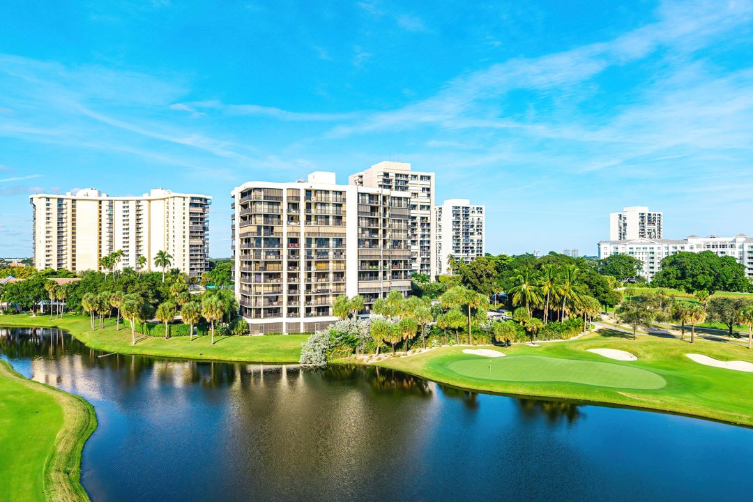 For Sale: $899,000 (3 beds, 2 baths, 2559 Square Feet)